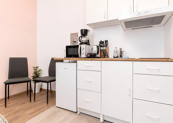 Near Westbahnhof 2 Cozy Studios, Barrier-free דירה וינה
